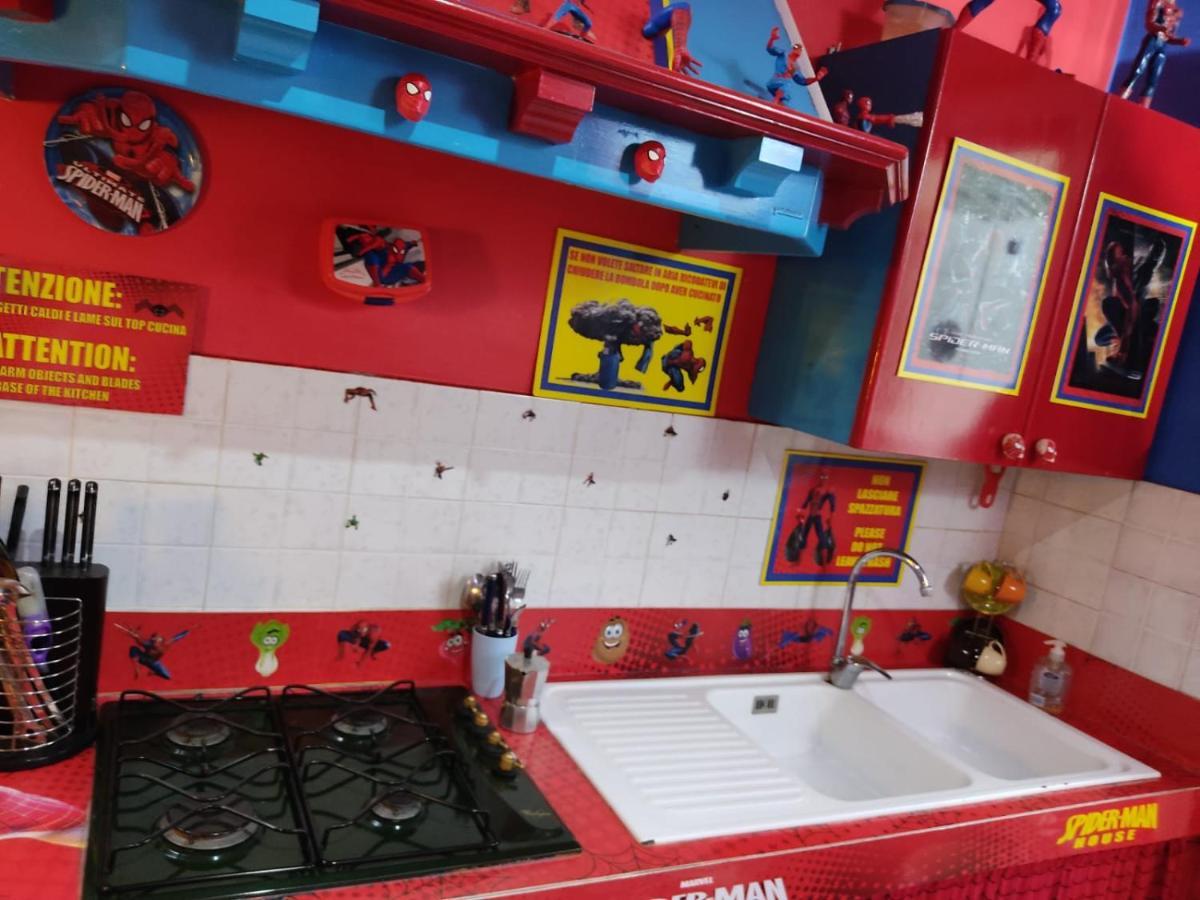 Spiderman House Hotel Катания Екстериор снимка